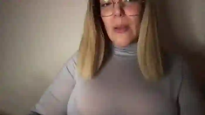 MistressLouUK