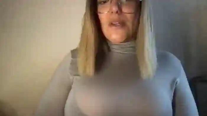MistressLouUK