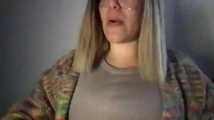 MistressLouUK
