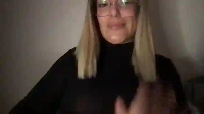 MistressLouUK