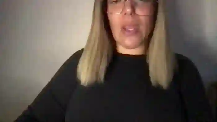 MistressLouUK