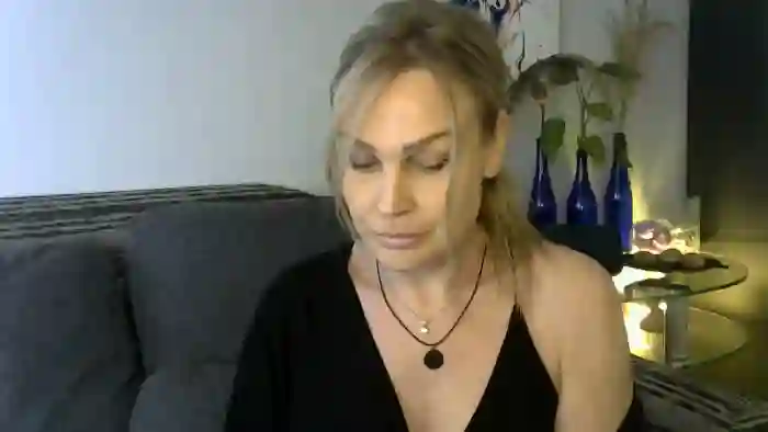 Evie_Paige