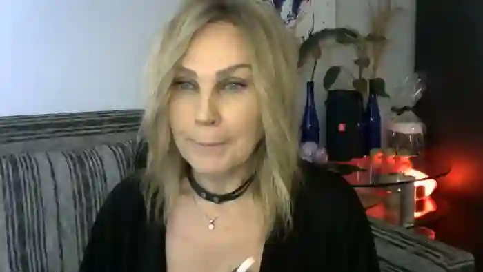 Evie_Paige