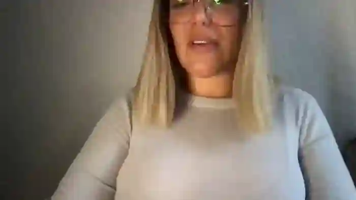 MistressLouUK
