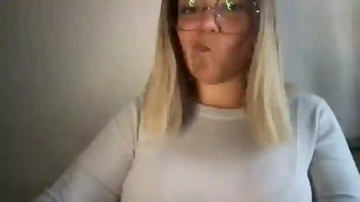 MistressLouUK