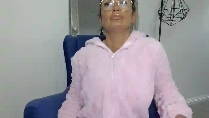 BellaVixen23
