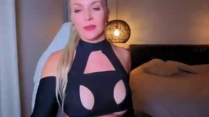 MsLindsayDevis