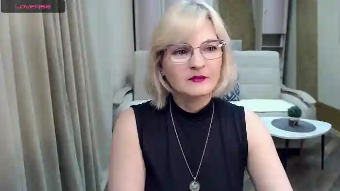 BlondeBrilliant7