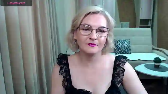 BlondeBrilliant7