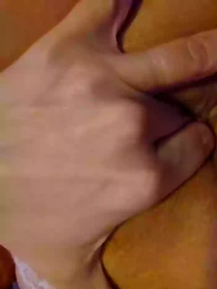 Hornyblond_Bella