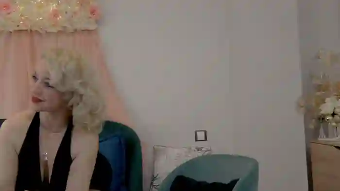 ClassyTinaa