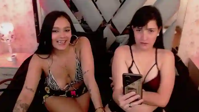 Paloma_and_maite