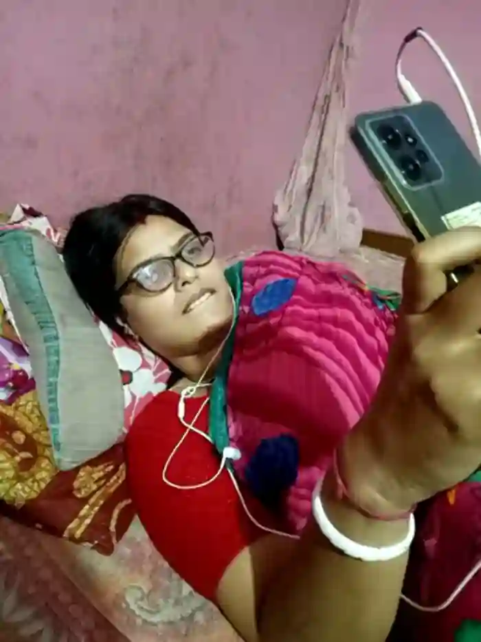 Hot_Pakhi