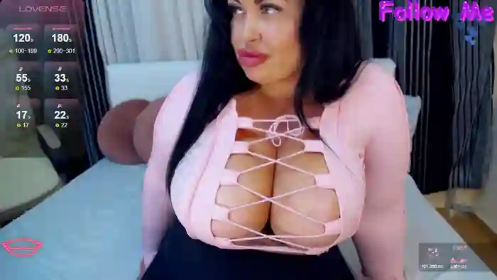 Valeri_wow_Boobs