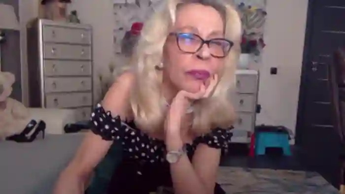 HornyMilf_555
