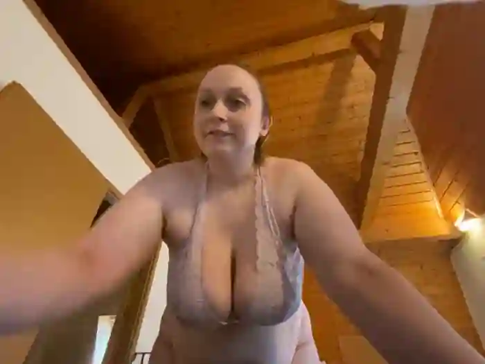 BBW_Nora