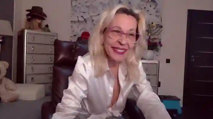 HornyMilf_555