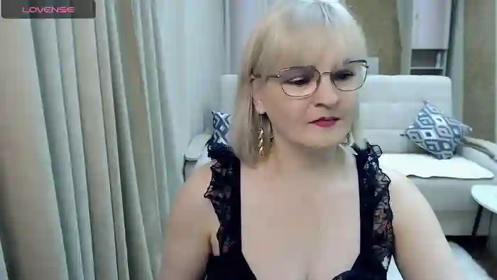 BlondeBrilliant7