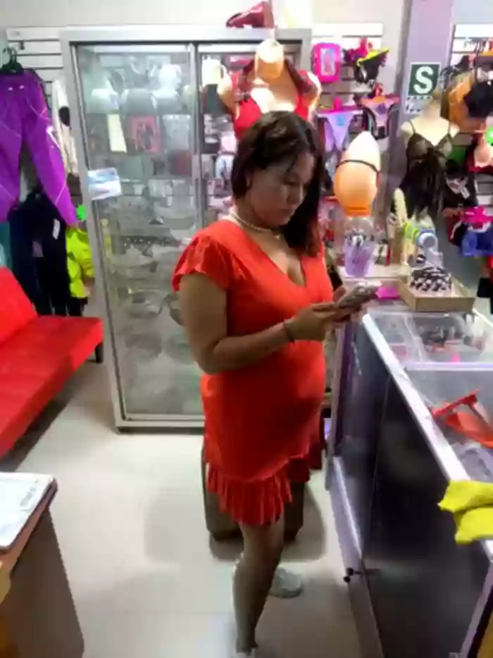 BUSTY-STORE-LAROSALIA1XXX