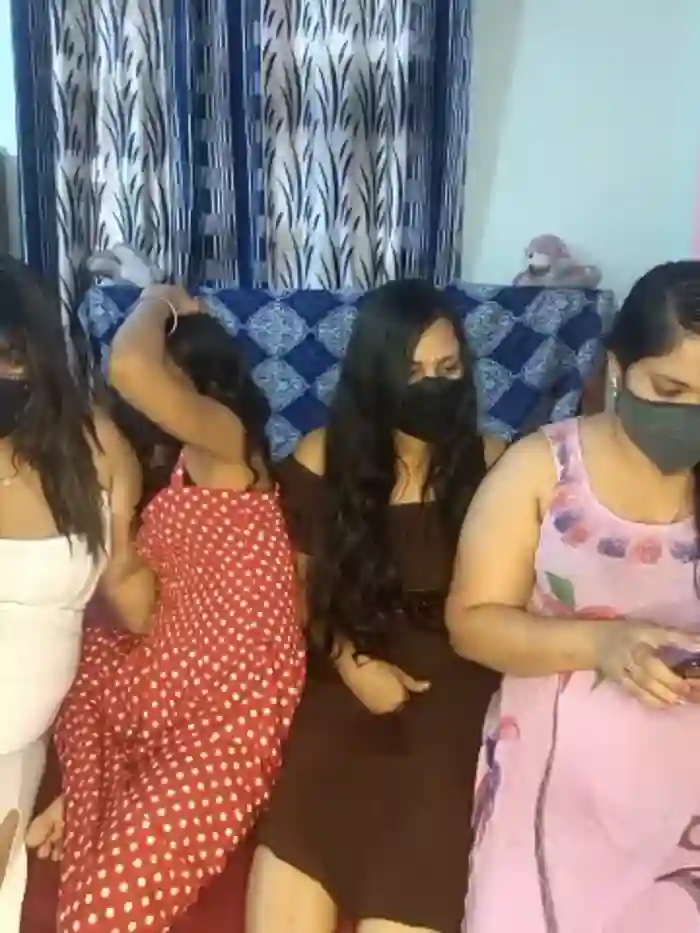 Indian_hotmilfs
