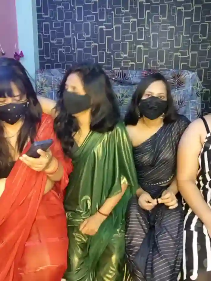 Indian_hotmilfs