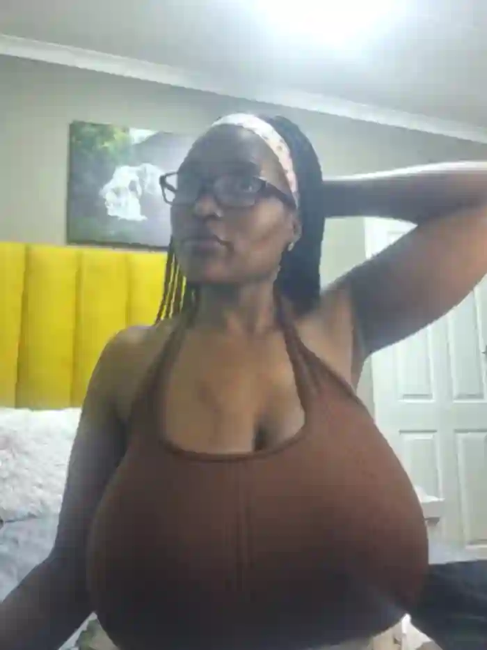Bustygoddess32