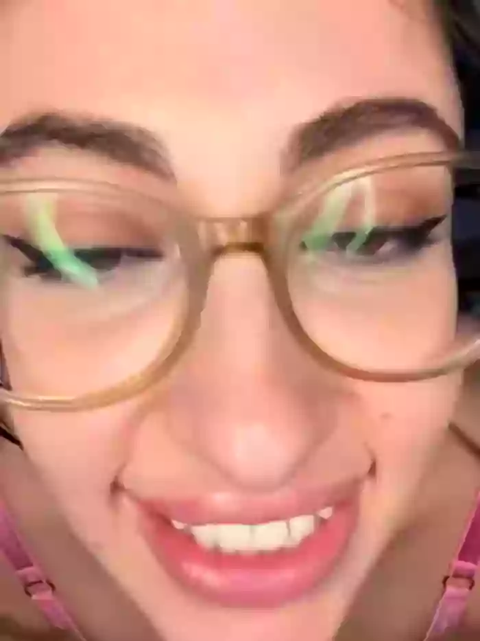 Mina_Khalifa