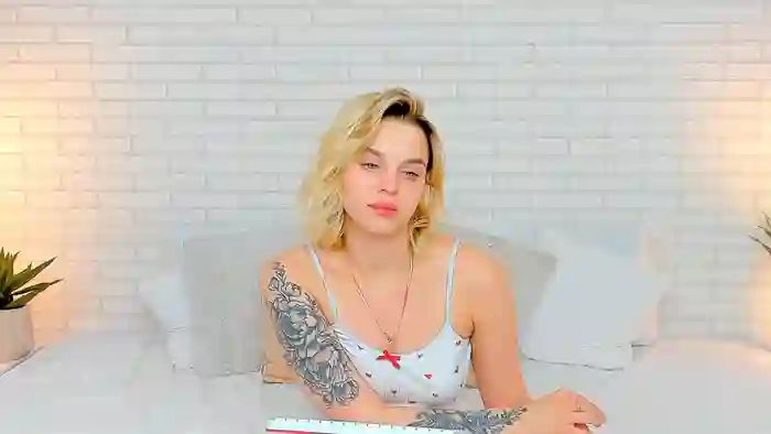 Alicia-Luv