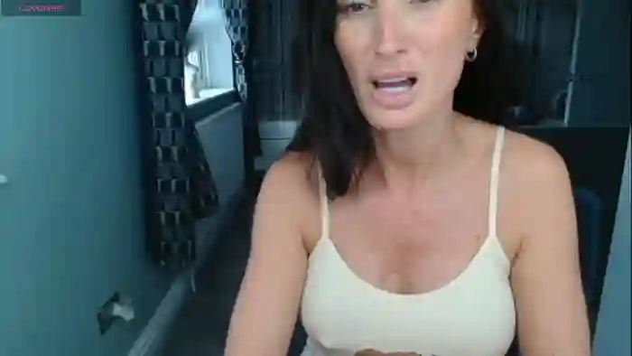 busty-milf-harper