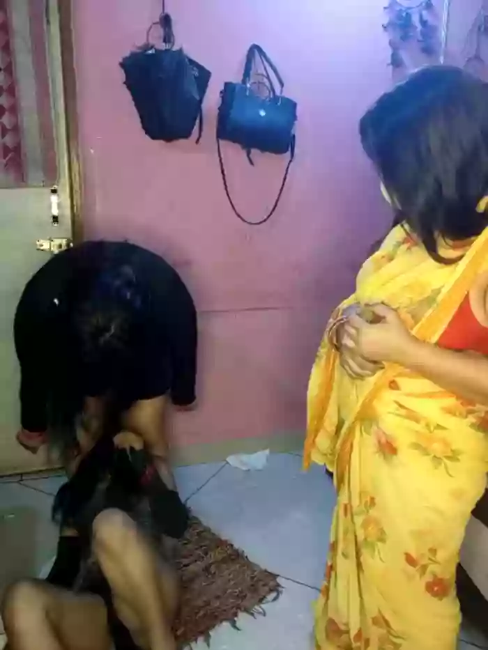 Indian_hotmilfs