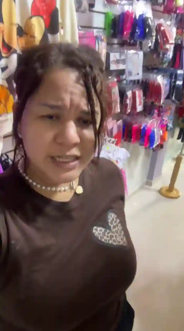 BUSTY-STORE-LAROSALIA1XXX