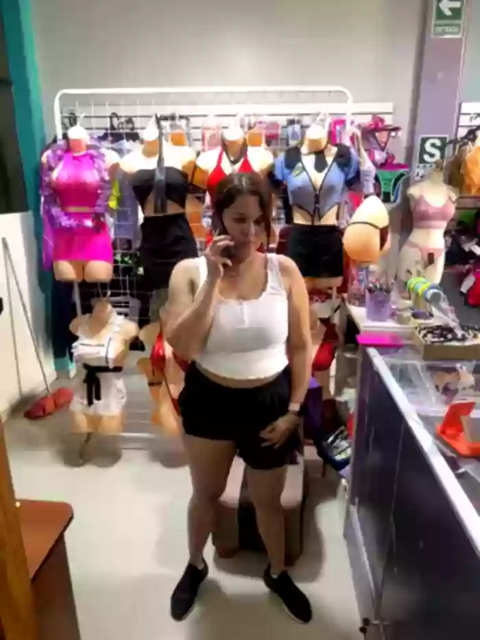 BUSTY-STORE-LAROSALIA1XXX