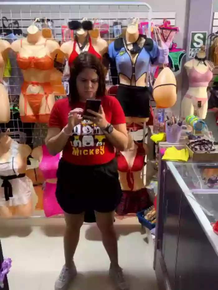 BUSTY-STORE-LAROSALIA1XXX