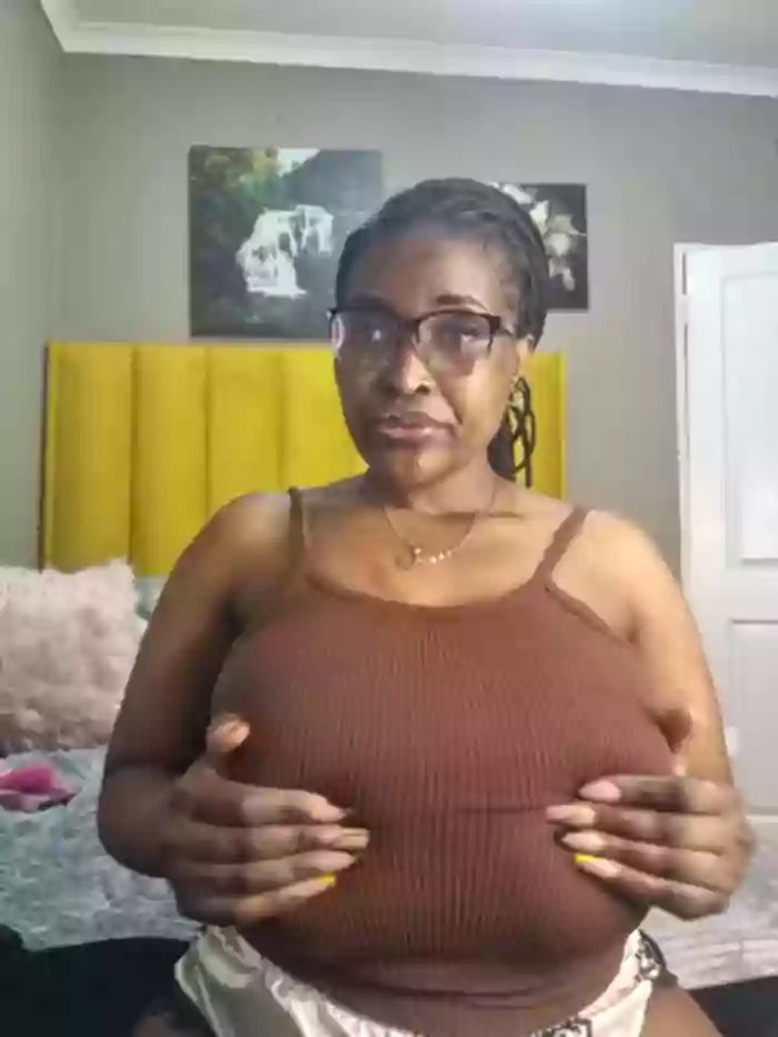 Bustygoddess32