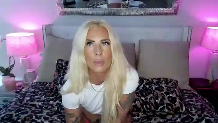 blondiluvsanal