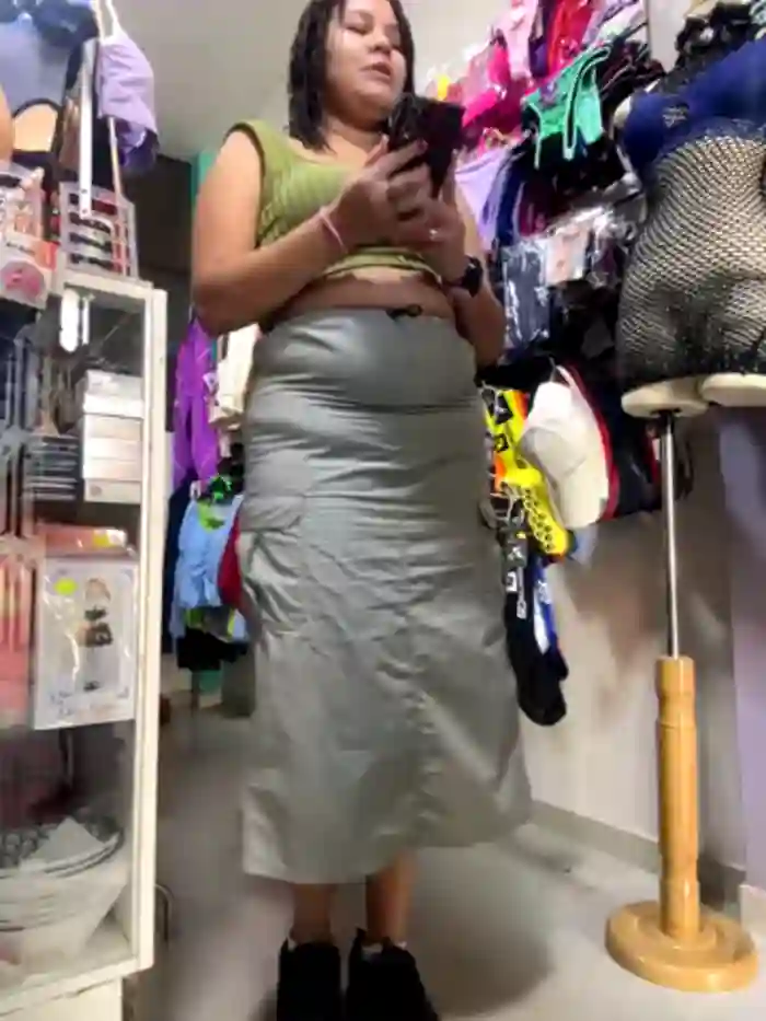 BUSTY-STORE-LAROSALIA1XXX