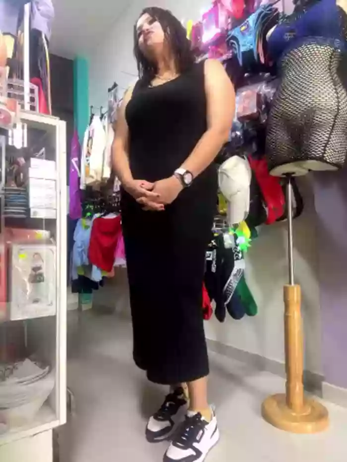 BUSTY-STORE-LAROSALIA1XXX