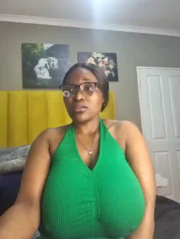 Bustygoddess32