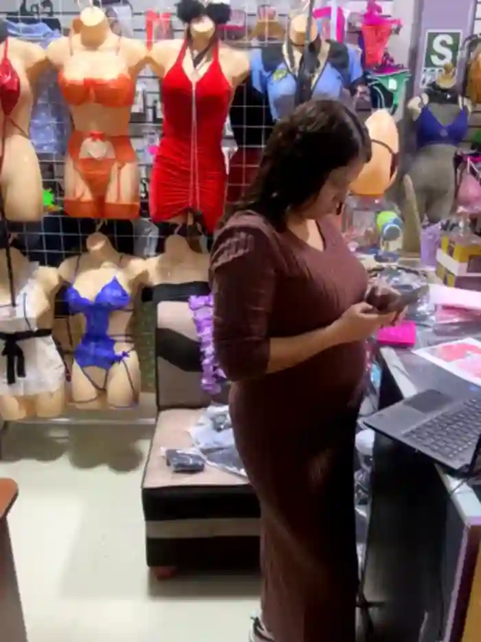 BUSTY-STORE-LAROSALIA1XXX