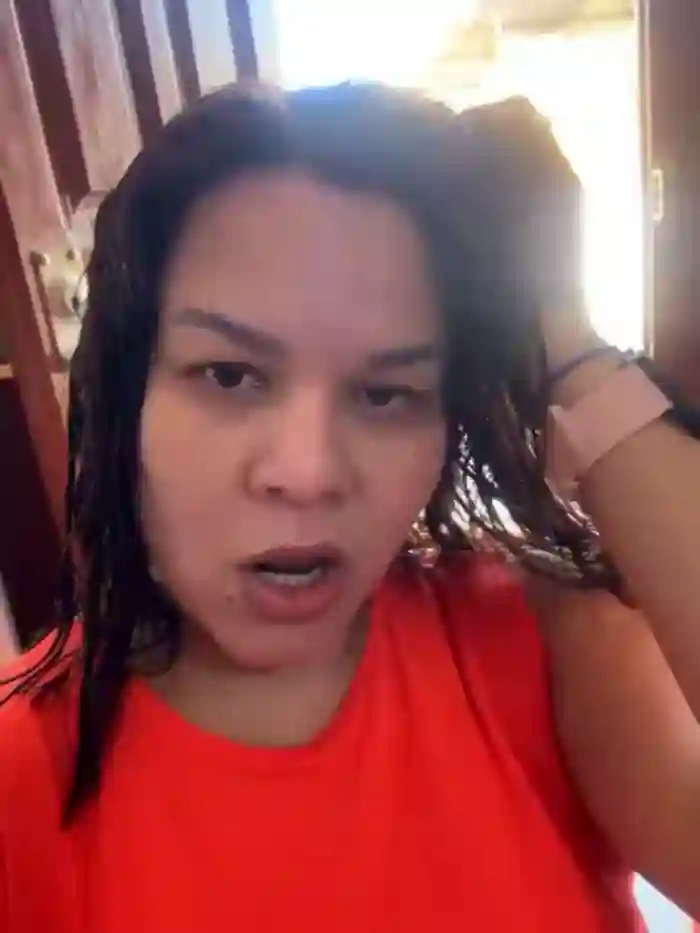 BUSTY-STORE-LAROSALIA1XXX