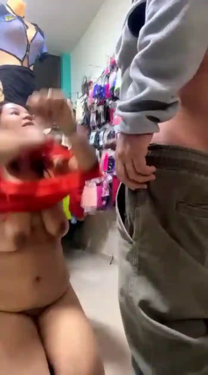 BUSTY-STORE-LAROSALIA1XXX