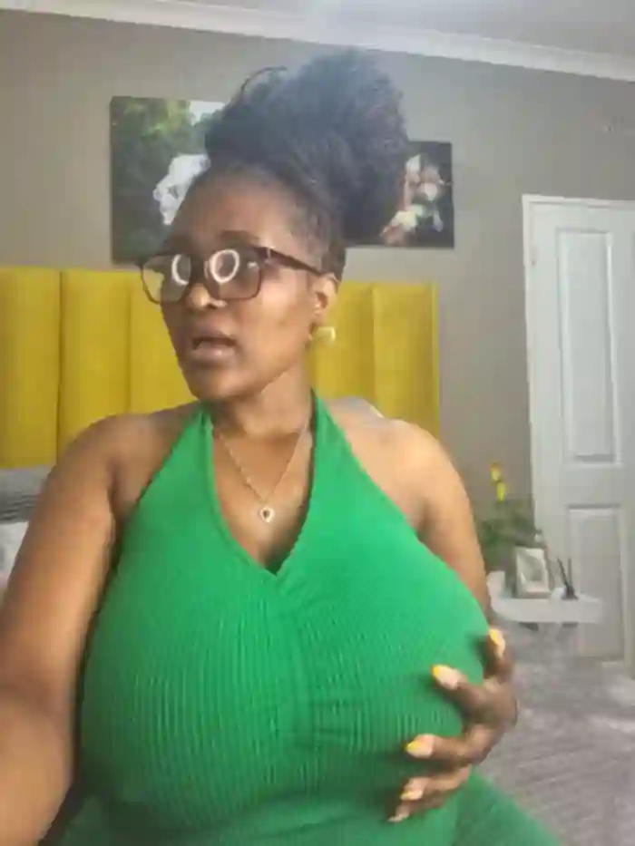 Bustygoddess32