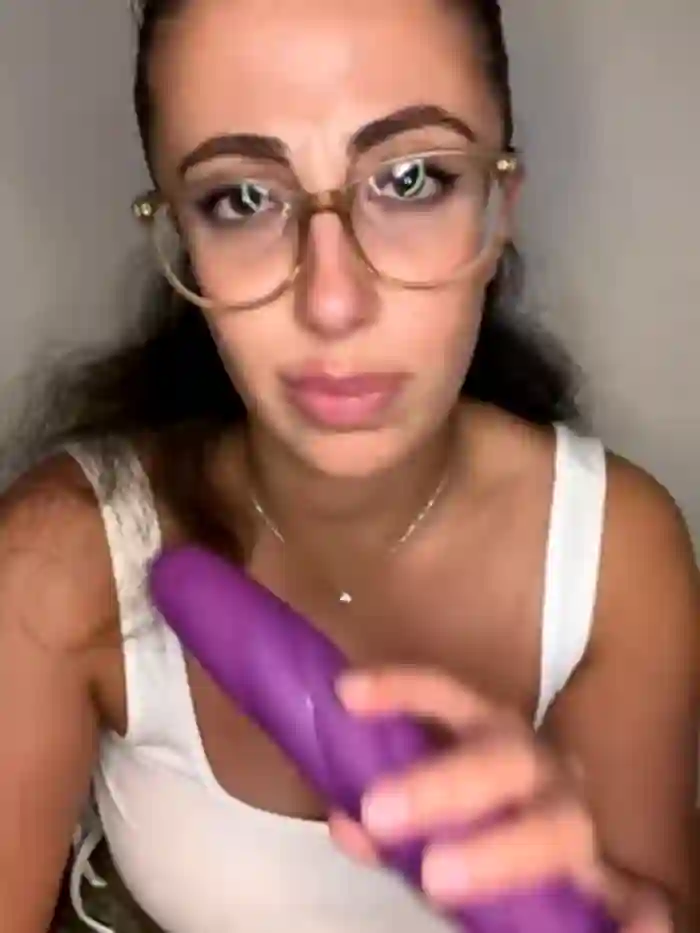 Mina_Khalifa