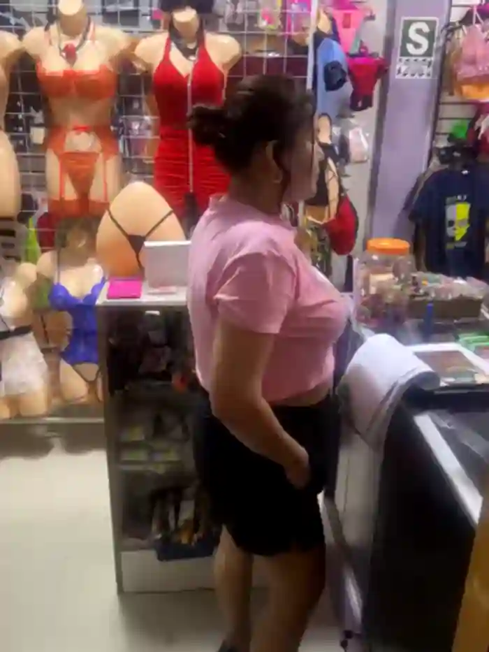 BUSTY-STORE-LAROSALIA1XXX