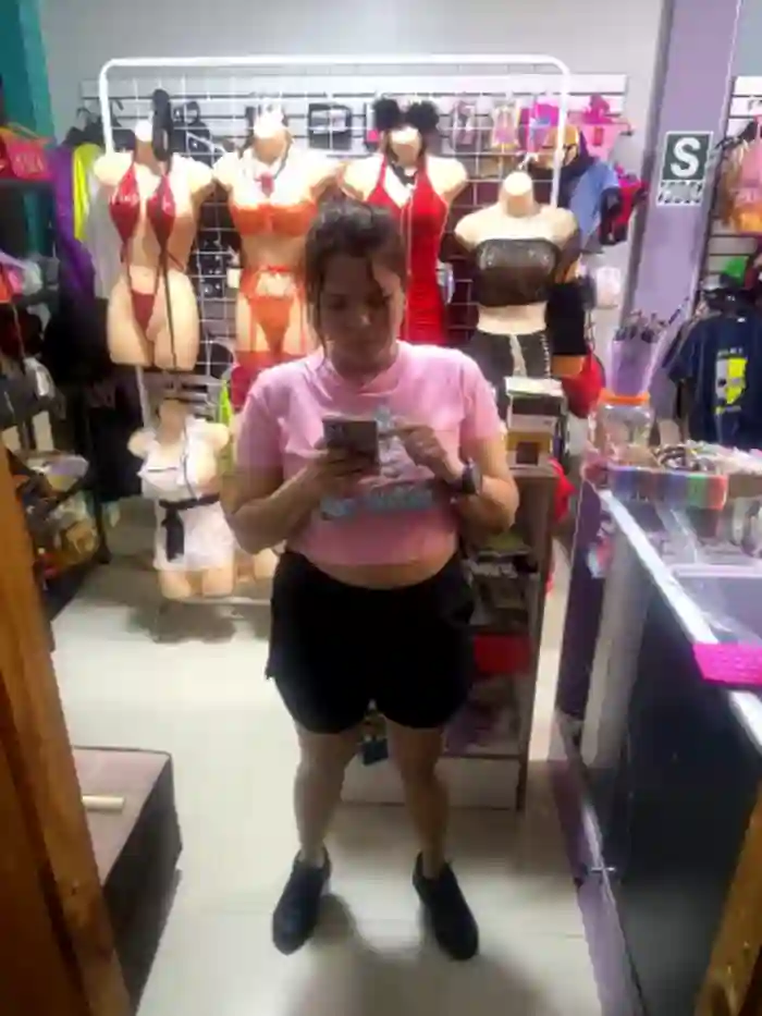 BUSTY-STORE-LAROSALIA1XXX