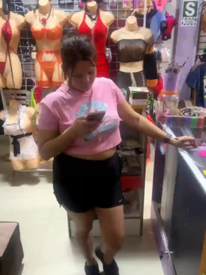 BUSTY-STORE-LAROSALIA1XXX