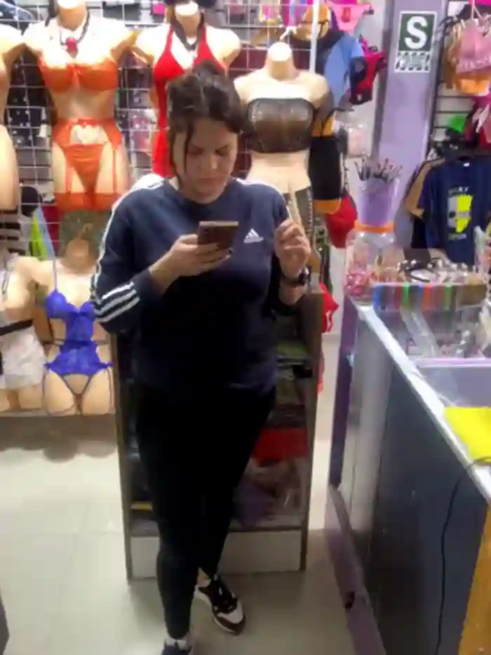 BUSTY-STORE-LAROSALIA1XXX