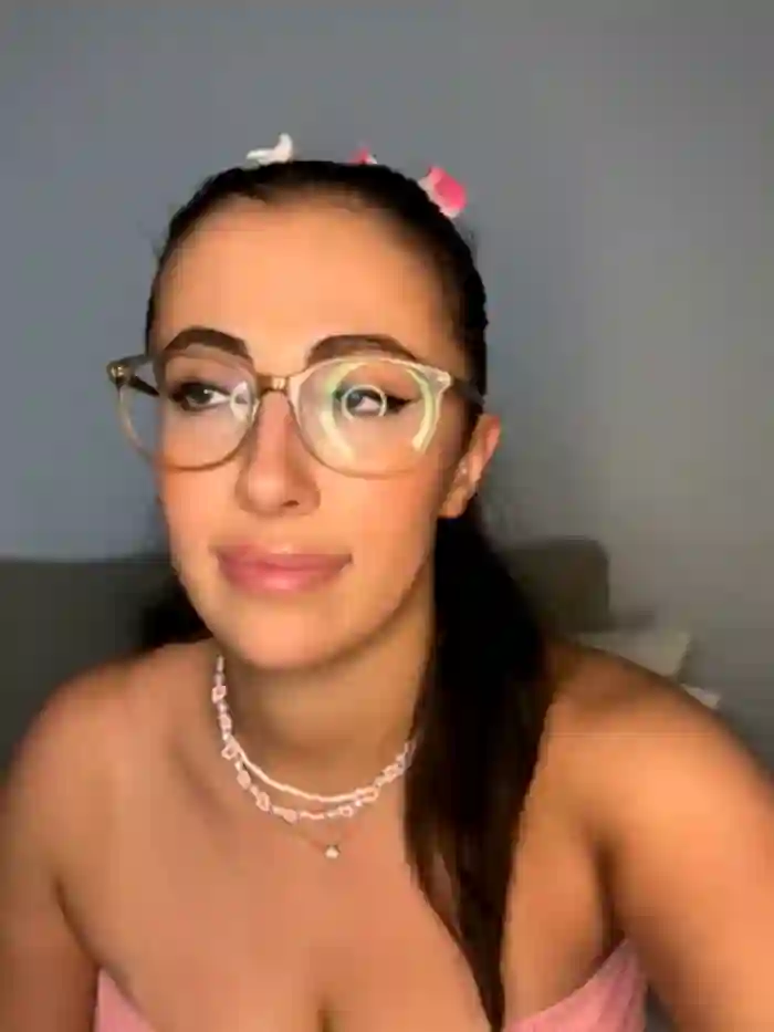 Mina_Khalifa