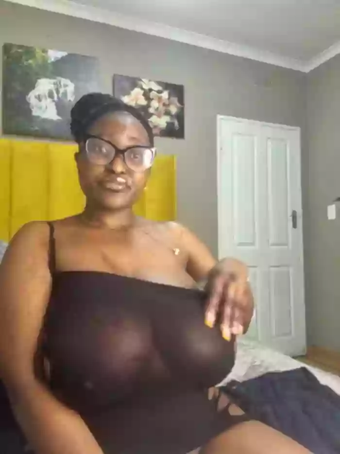Bustygoddess32