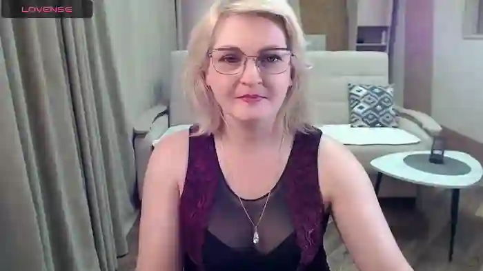 BlondeBrilliant7